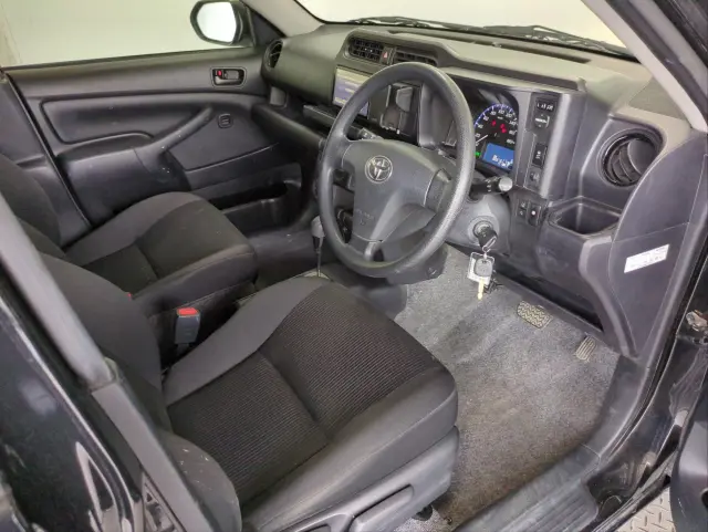 トヨタ プロボックスバン 6AE-NHP160V(2WD)の写真18