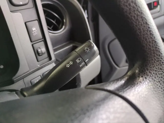 トヨタ プロボックスバン 6AE-NHP160V(2WD)の写真25
