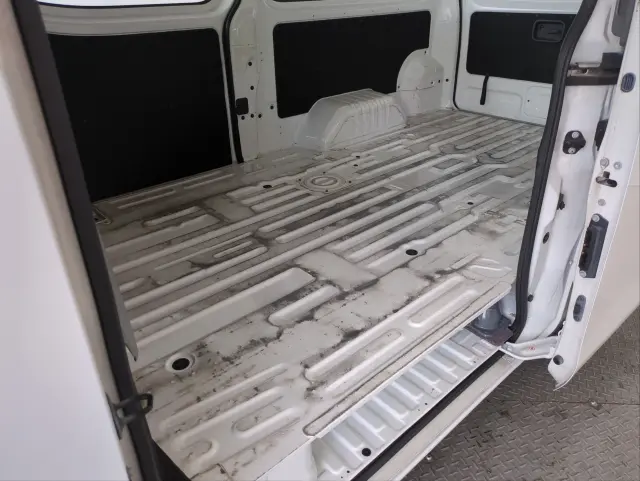 日産 キャラバン CBF-VR2E26(2WD)の写真4