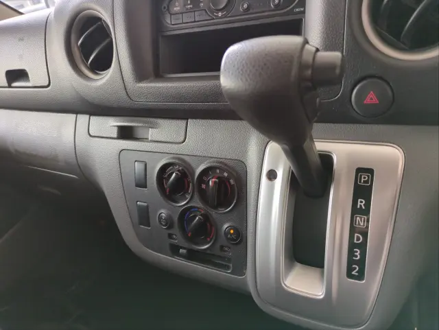 日産 キャラバン CBF-VR2E26(2WD)の写真24