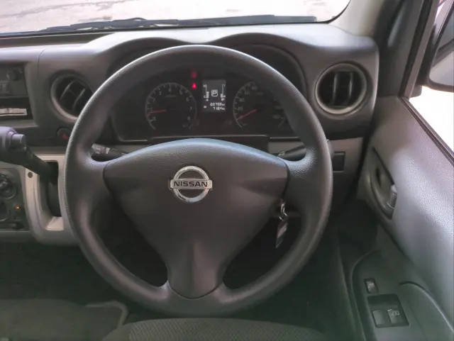 日産 キャラバン CBF-VR2E26(2WD)の写真7