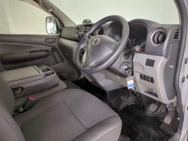 日産 キャラバン CBF-VR2E26(2WD)の写真16