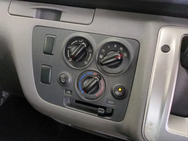 日産 キャラバン CBF-VR2E26(2WD)の写真20