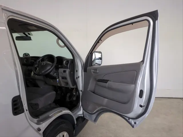 日産 キャラバン CBF-VR2E26(2WD)の写真22