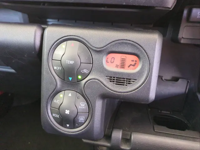 トヨタ プロボックスバン 6AE-NHP160V(2WD)の写真21