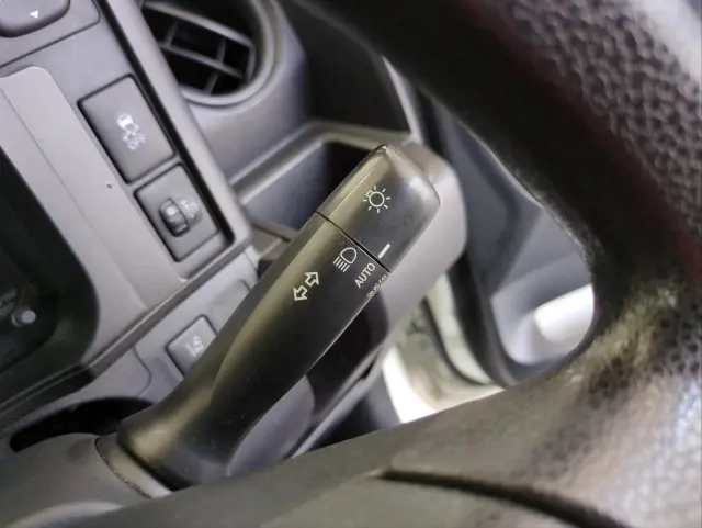 トヨタ プロボックスバン 6AE-NHP160V(2WD)の写真23
