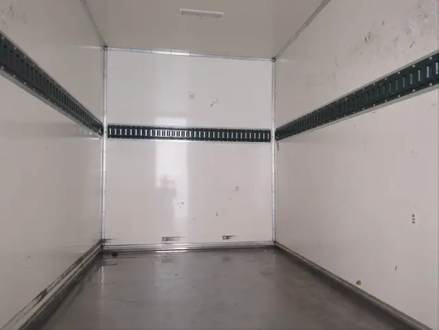 三菱 キャンター TPG-FBA00(2WD)の写真4
