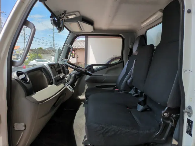 三菱 キャンター TPG-FDA00(4WD)の写真3