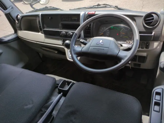 三菱 キャンター TPG-FDA00(4WD)の写真5