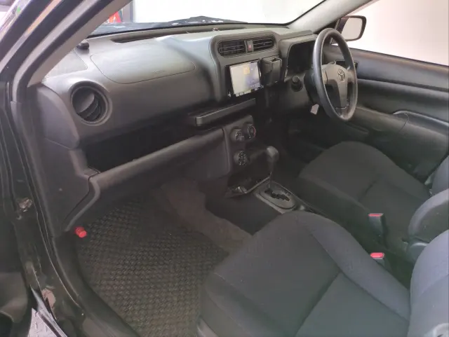 トヨタ プロボックスバン DBE-NCP160V(2WD)の写真2