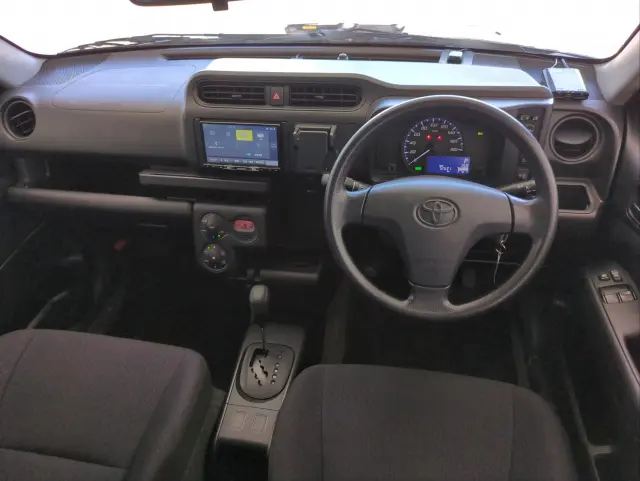 トヨタ プロボックスバン 6AE-NHP160V(2WD)の写真6