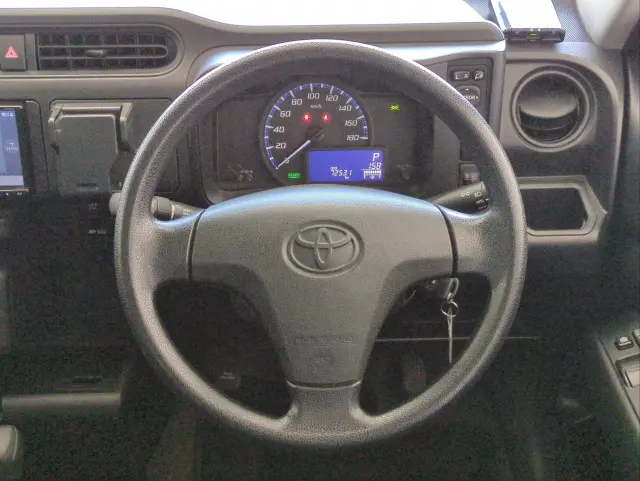 トヨタ プロボックスバン 6AE-NHP160V(2WD)の写真7
