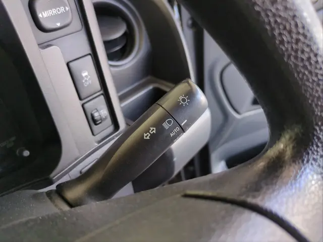 トヨタ プロボックスバン 6AE-NHP160V(2WD)の写真24