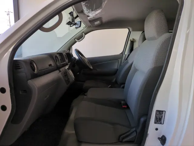 日産 キャラバン CBF-VR2E26(2WD)の写真3
