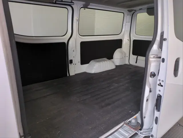 日産 キャラバン CBF-VR2E26(2WD)の写真4