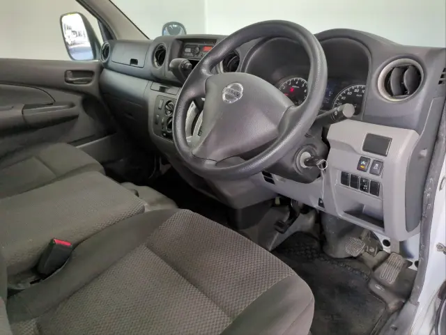 日産 キャラバン CBF-VR2E26(2WD)の写真16