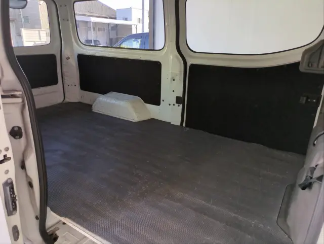 日産 キャラバン CBF-VR2E26(2WD)の写真18