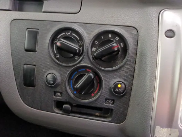 日産 キャラバン CBF-VR2E26(2WD)の写真21