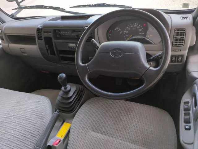 トヨタ ダイナ ABF-TRY220(2WD)の写真6