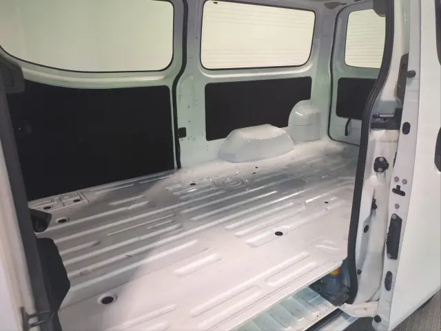 日産 キャラバン CBF-VR2E26(2WD)の写真4