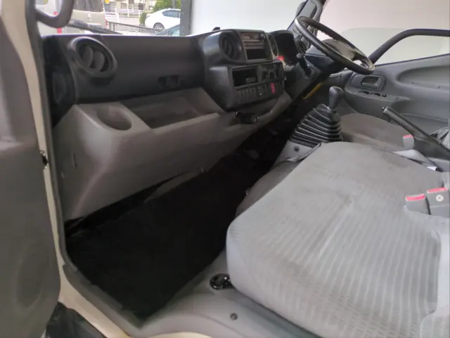トヨタ ダイナ ABG-TRC600(2WD)の写真2