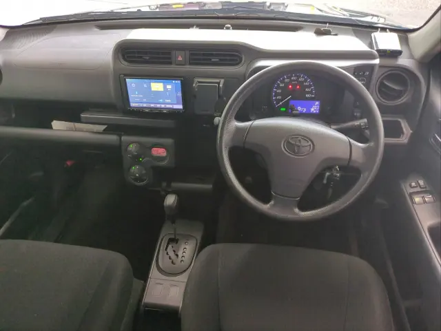 トヨタ プロボックスバン 6AE-NHP160V(2WD)の写真6