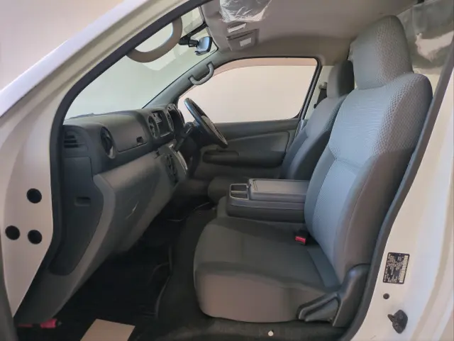 日産 キャラバン CBF-VR2E26(2WD)の写真3