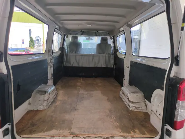 日産 キャラバン CBF-VR2E26(2WD)の写真5