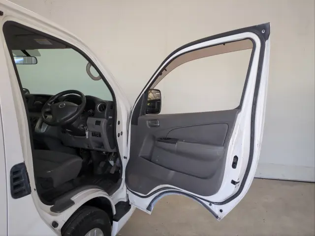 日産 キャラバン CBF-VR2E26(2WD)の写真23