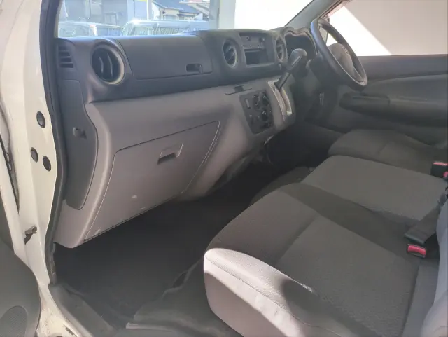 日産 キャラバン ＬＤＦ-ＶＷ6Ｅ26(4WD)の写真2