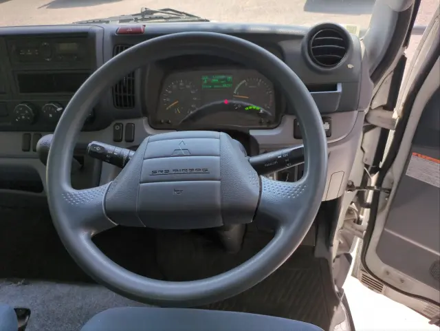 三菱 キャンター TPG-FBA00(2WD)の写真5