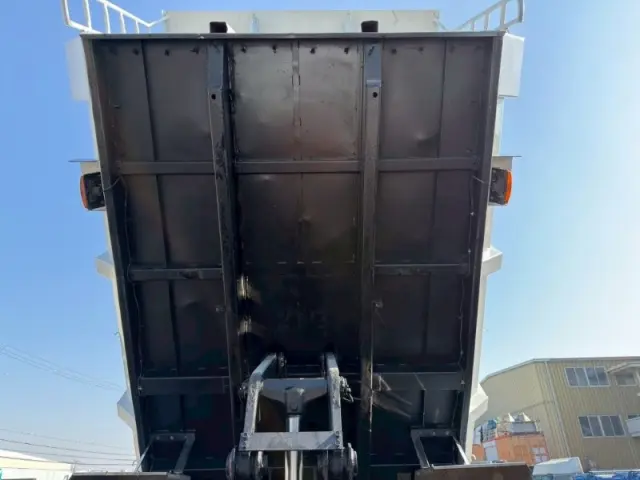 いすゞ フォワード 2KG-FVZ60U2(6x4)の写真15