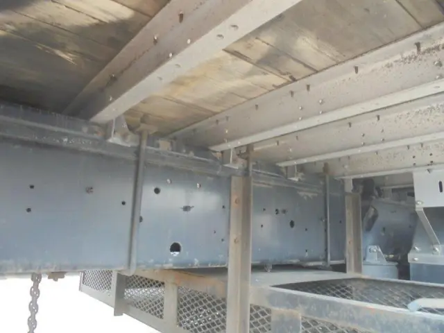 いすゞ ギガ 2PG-CYJ77C(8x4)の写真7