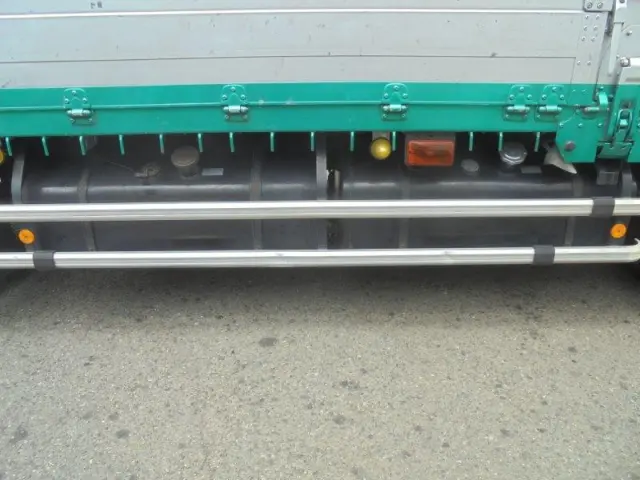 いすゞ ギガ 2PG-CYJ77C(8x4)の写真9