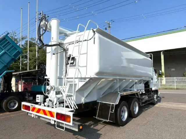 三菱 ファイター 2DG-FQ62F(6x4)の写真3