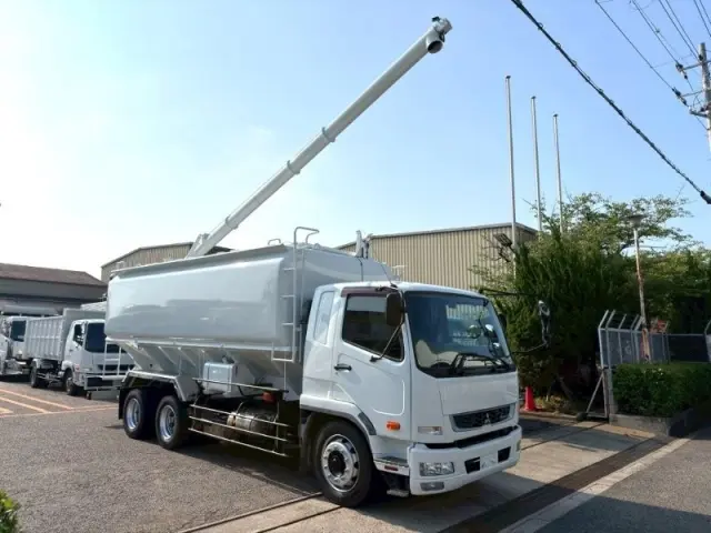 三菱 ファイター 2DG-FQ62F(6x4)の写真6
