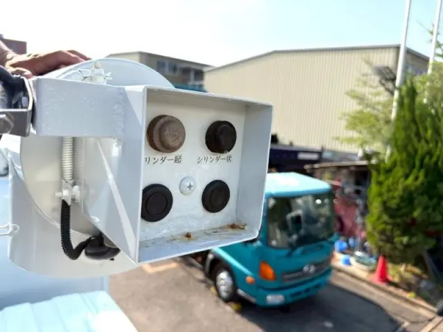 三菱 ファイター 2DG-FQ62F(6x4)の写真20