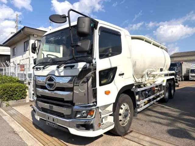 日野 プロフィア 2DG-FR1AJG(6x2)の写真1