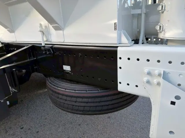 日野 プロフィア 2DG-FS1AJE(6x4)の写真23