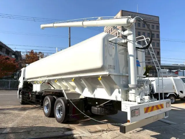 日野 プロフィア 2DG-FS1AHE(6x4)の写真4