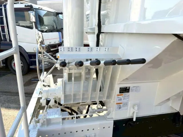 日野 プロフィア 2DG-FS1AHE(6x4)の写真8