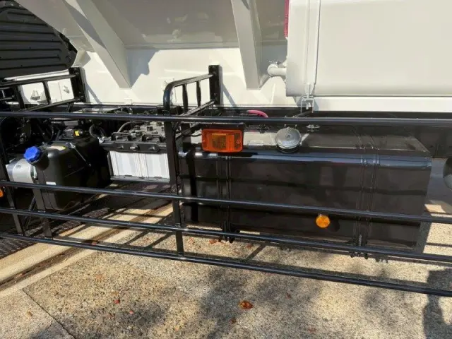 日野 プロフィア 2DG-FS1AHE(6x4)の写真18