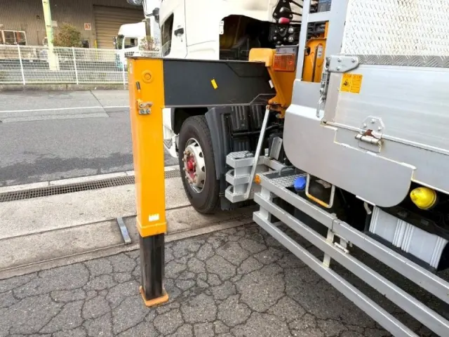 日野 プロフィア 2DG-FR1AHG(6x2)の写真11