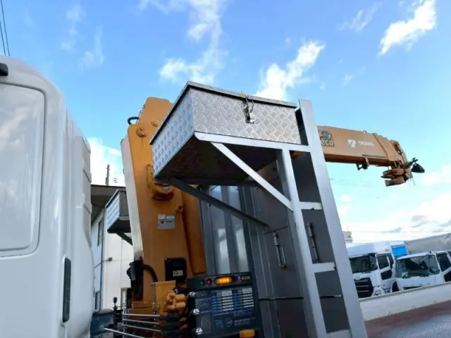 日野 プロフィア 2DG-FR1AHG(6x2)の写真20