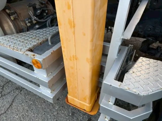 日野 プロフィア 2DG-FR1AHG(6x2)の写真24