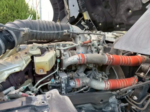 日野 プロフィア 2DG-FR1AHG(6x2)の写真26