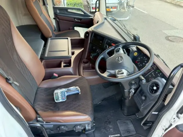 日野 プロフィア 2DG-FR1AHG(6x2)の写真29