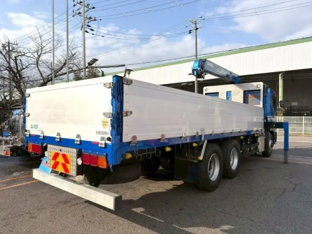 ＵＤ クオン QPG-CW5YL(6x4)の写真7