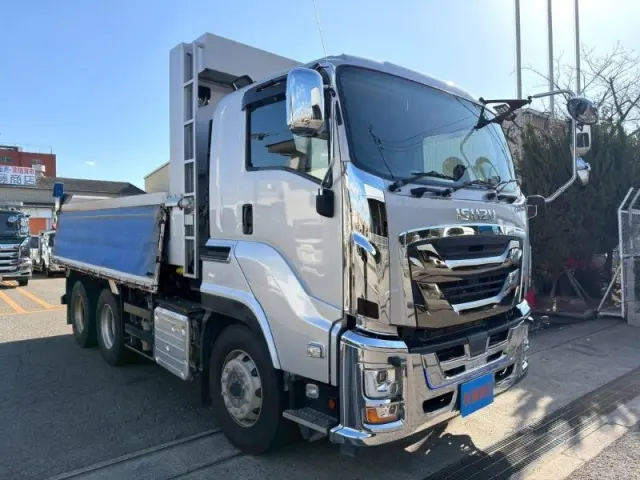 いすゞ ギガ 2PG-CXZ77CT(6x4)の写真2