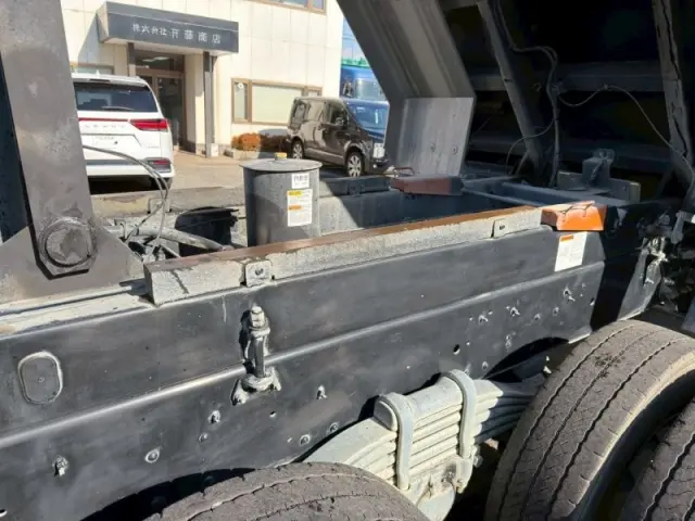 いすゞ ギガ 2PG-CXZ77CT(6x4)の写真17